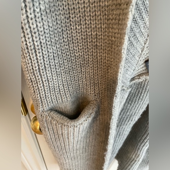 Long knit cardigan- Size Small - Picture 7 of 9